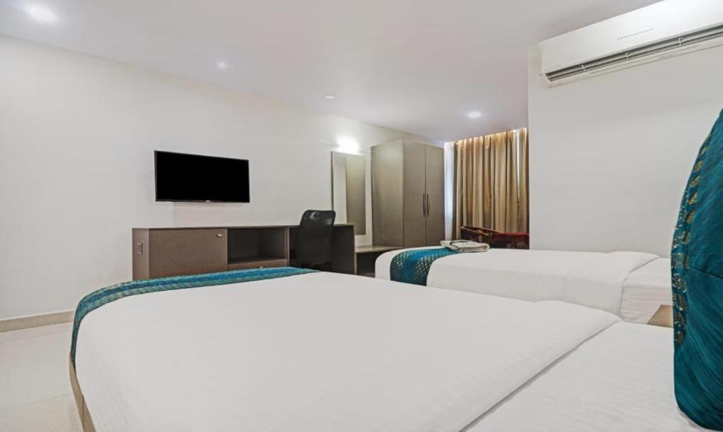 Hotel Ssr Grand Hyderabad Exterior foto
