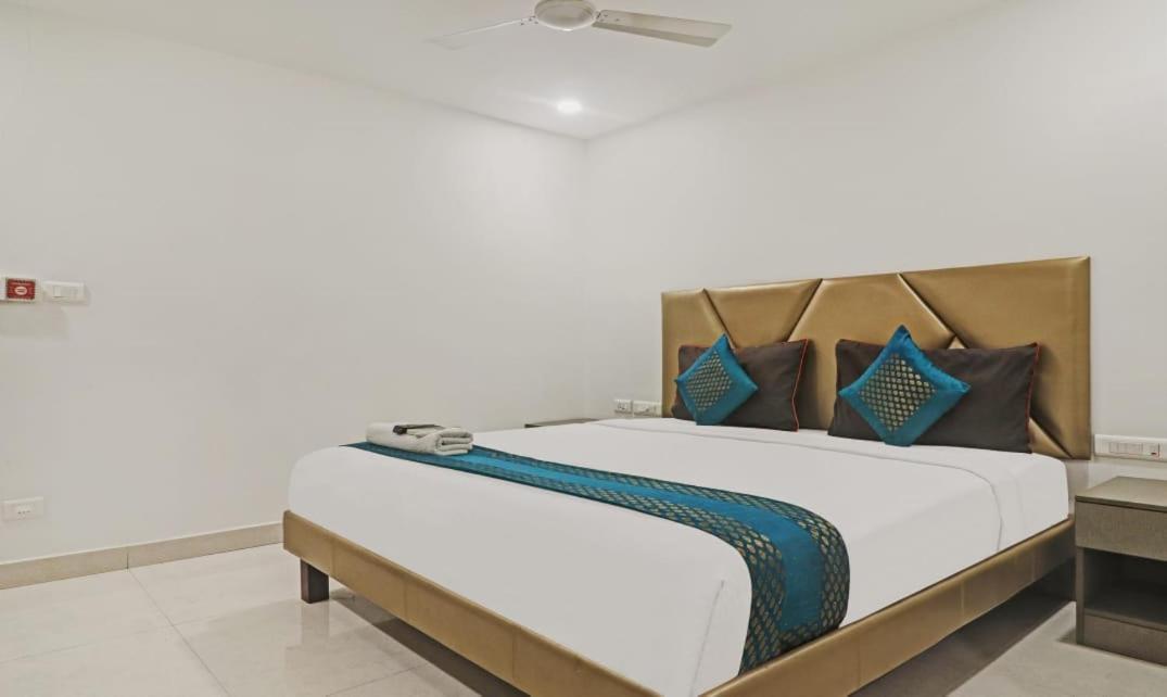 Hotel Ssr Grand Hyderabad Exterior foto