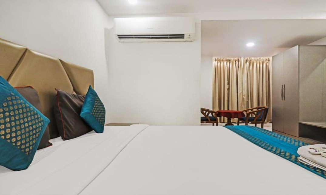 Hotel Ssr Grand Hyderabad Exterior foto