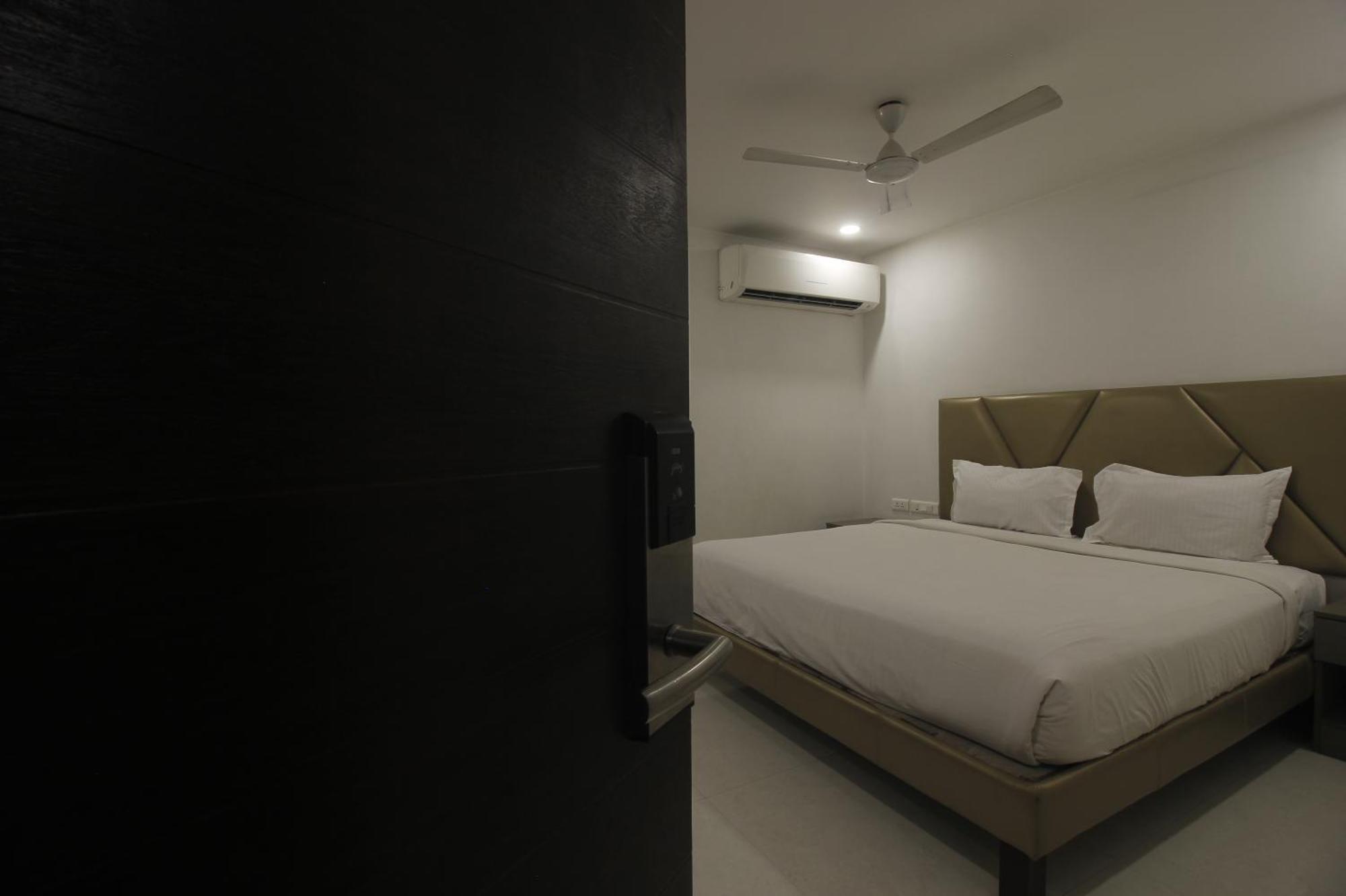 Hotel Ssr Grand Hyderabad Exterior foto