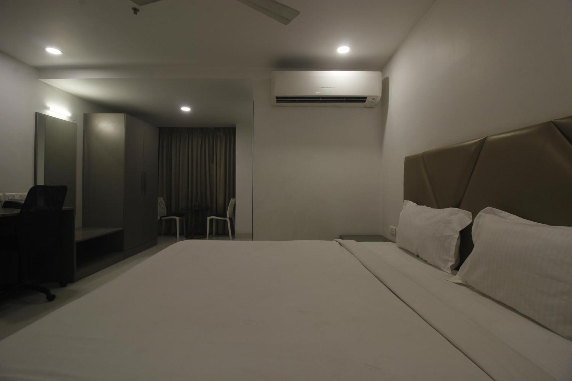 Hotel Ssr Grand Hyderabad Exterior foto