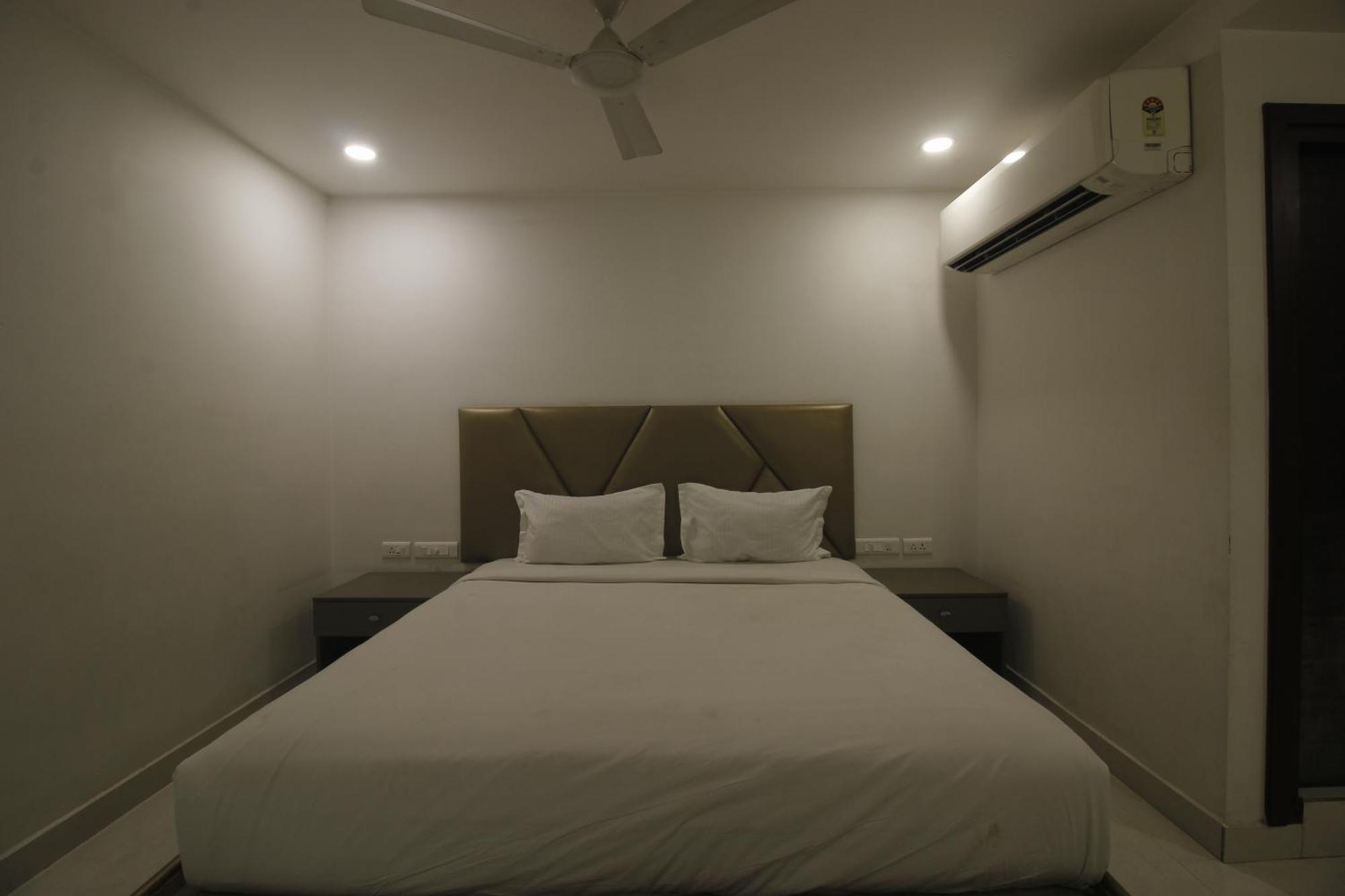 Hotel Ssr Grand Hyderabad Exterior foto