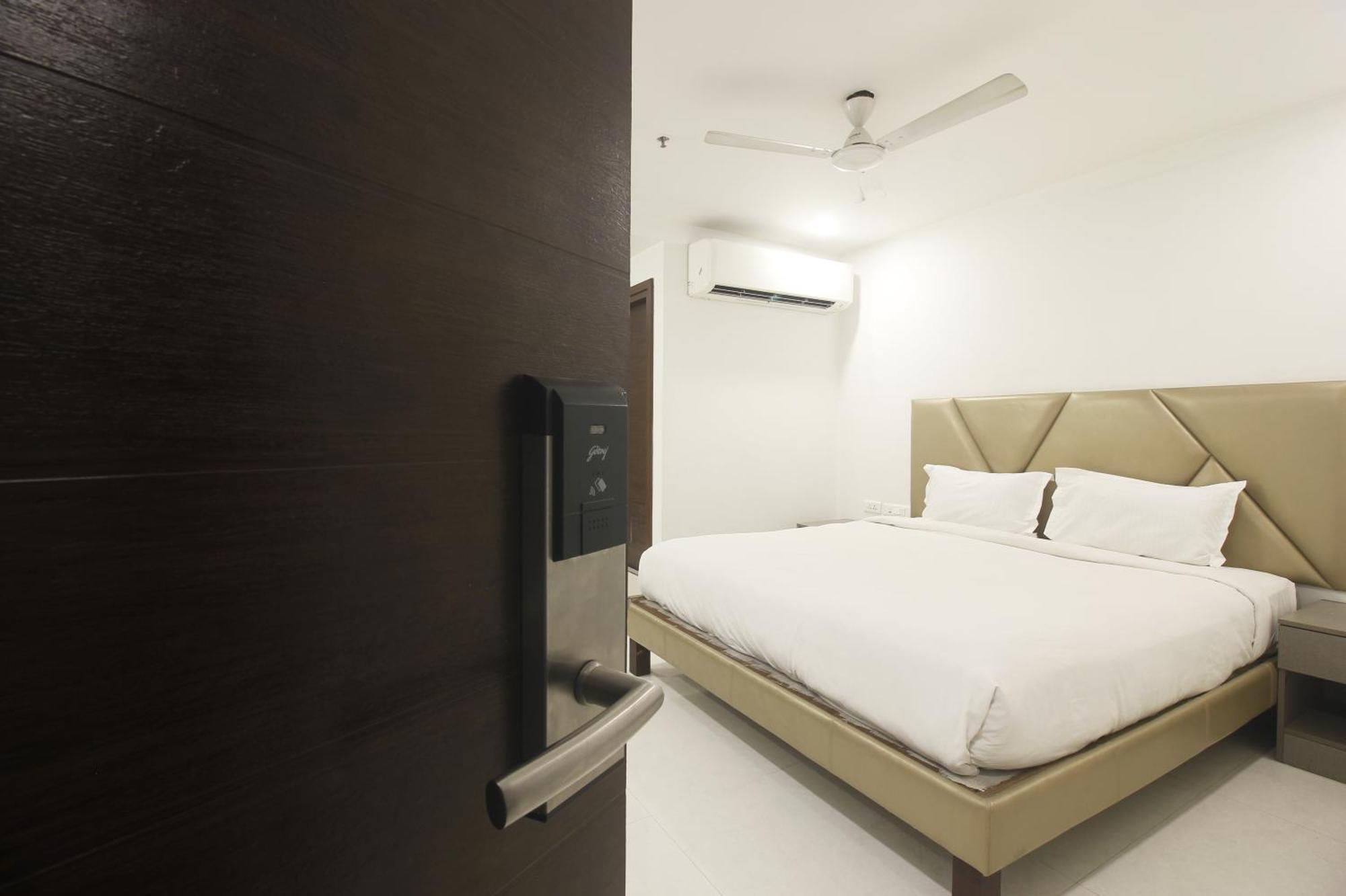 Hotel Ssr Grand Hyderabad Exterior foto