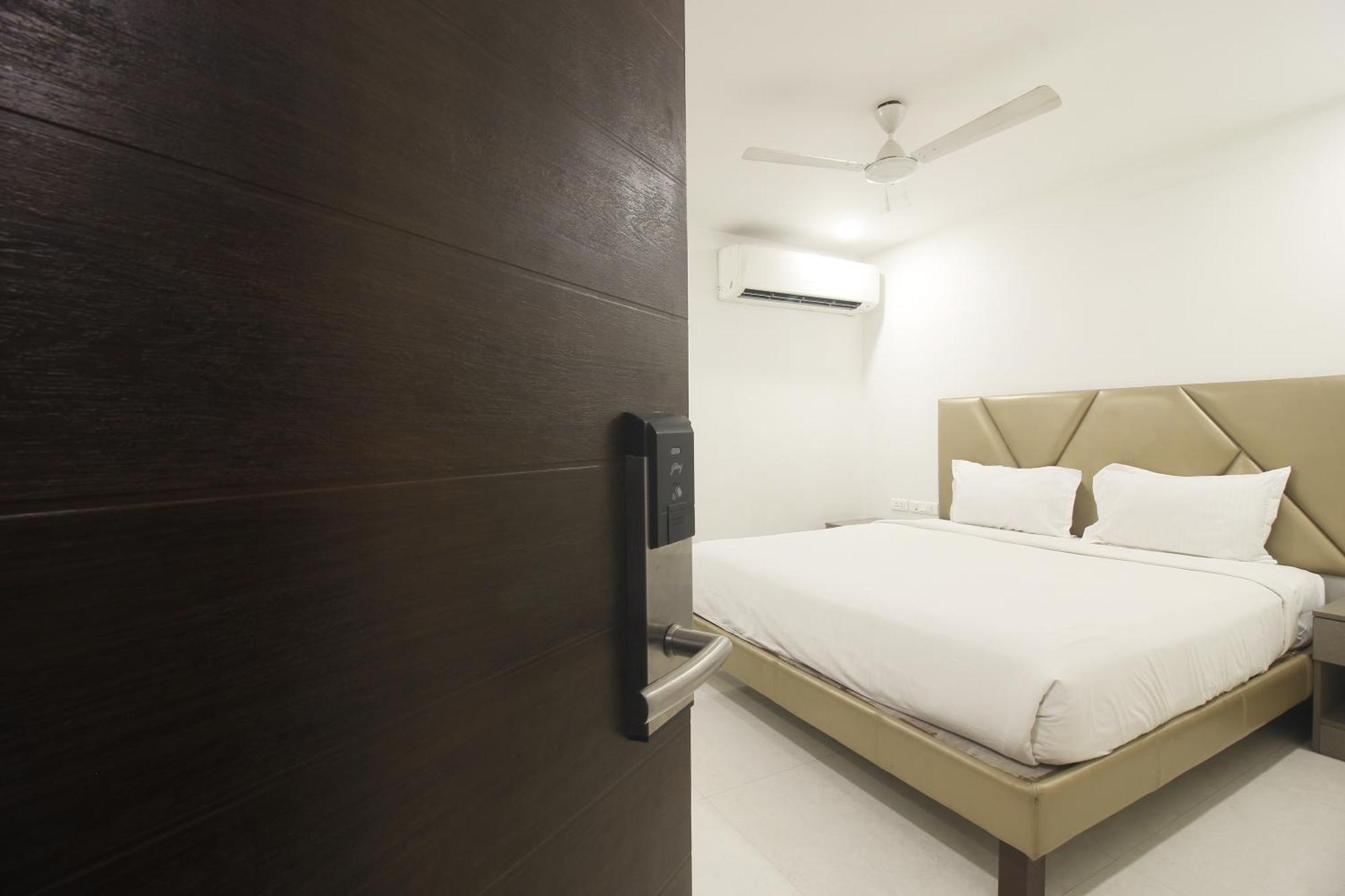 Hotel Ssr Grand Hyderabad Exterior foto