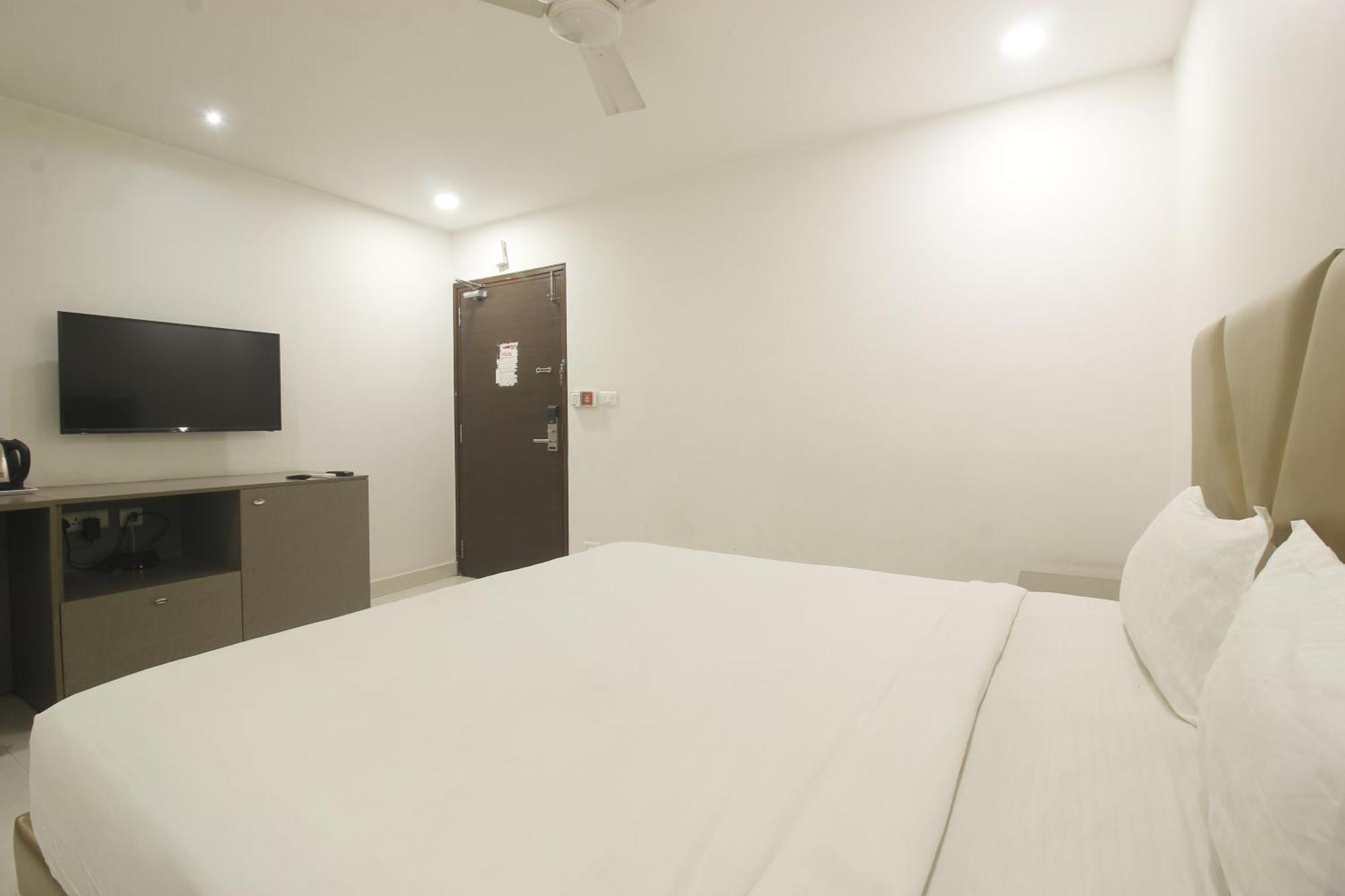 Hotel Ssr Grand Hyderabad Exterior foto