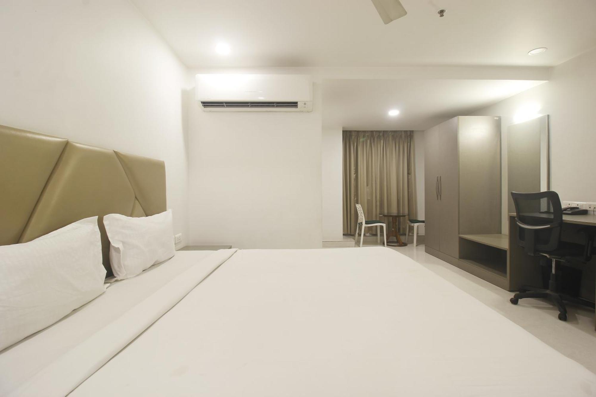 Hotel Ssr Grand Hyderabad Exterior foto